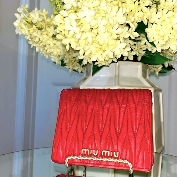 MIU MIU Short Button Bi-Fold Maltese Wallet Lambskin, Red - Picture 2 of 15